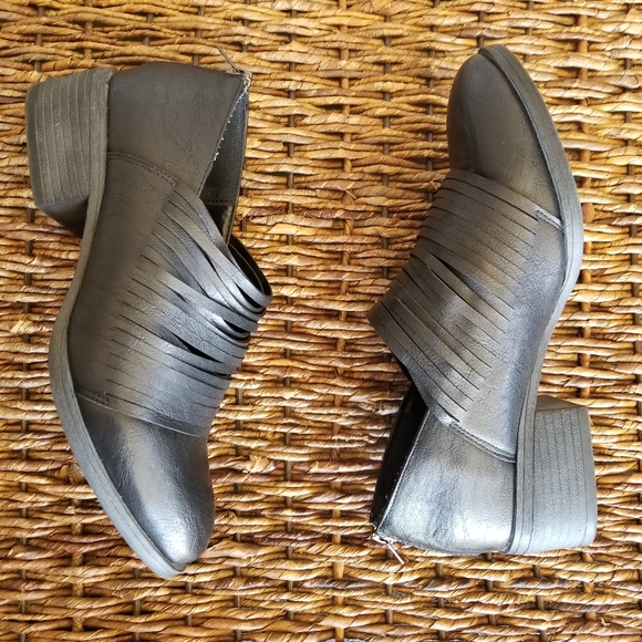 PIERRE DUMAS Black laser cut Strappy Zip Leather Ankle Booties Boots (womens 8) - Picture 7 of 10